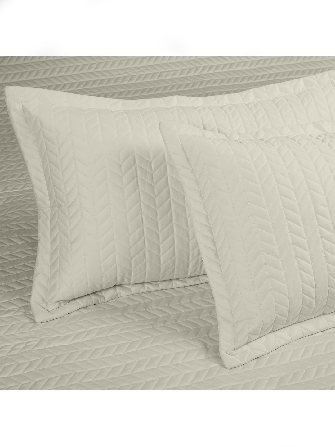 MARK HOME Quilted Bed Cover Ivory made from 100% Organic Cotton Sateen Fabric 400 TC with 150 GSM Wading between the fabric
